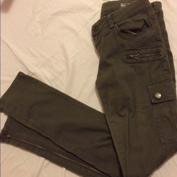 Olive green pants 💕
