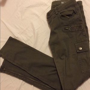 Olive green pants 💕