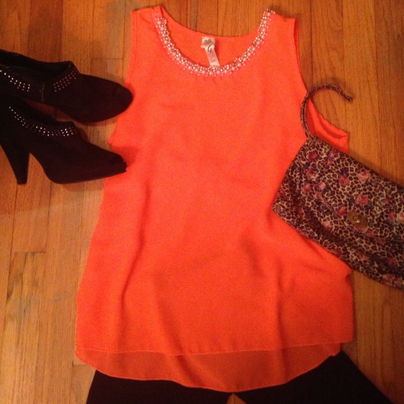 Pearl/diamoned collared blouse