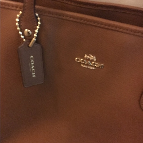 Coach hand bag - Picture 2 of 4
