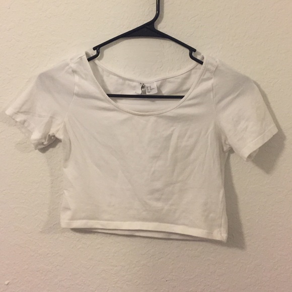 ESSENTIAL White Short Sleeve Crop Top