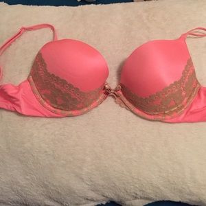 VIctoria Secret very sexy push up bra