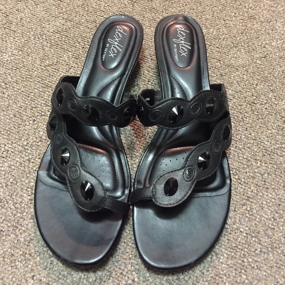Black fancy flats