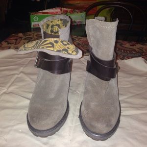 Fly London heeled booties in perfect condition.