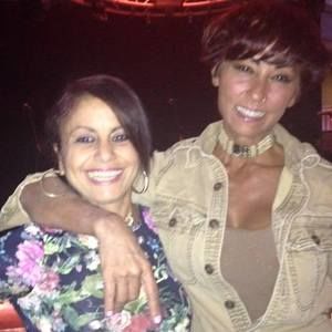 Meet your Posher, Mona