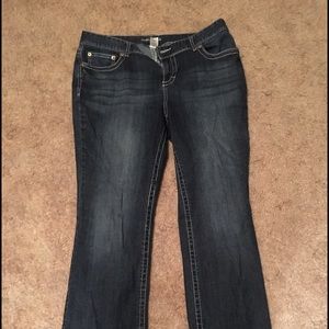 Maurices jeans