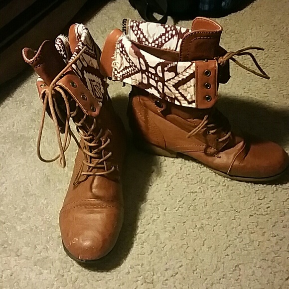 Combat boots