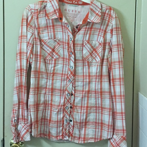 Guess button down - Picture 1 of 2