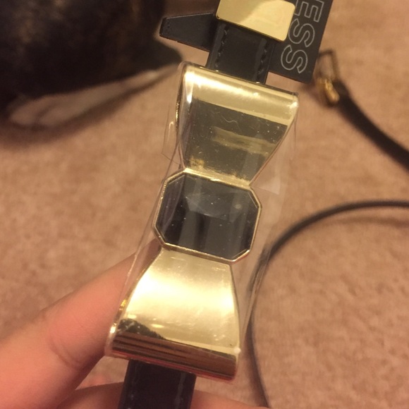 Express Bow Belt View 3