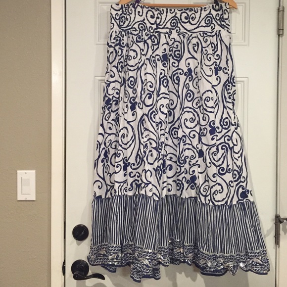 size 20 blue white print skirt