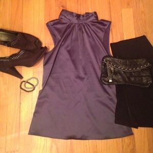 Silky sleeveless turtleneck