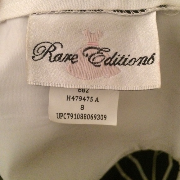 Formal dress - Picture 4 of 4