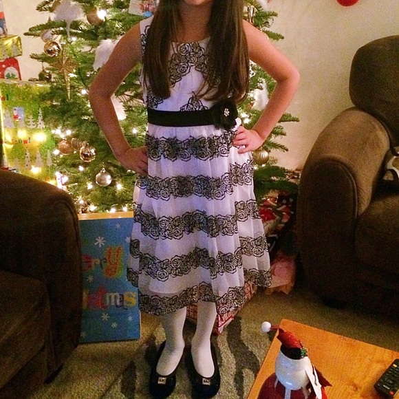 Formal dress - Picture 2 of 4