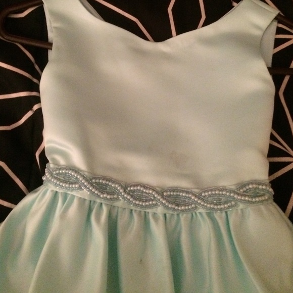 Formal girls dress - Picture 2 of 4