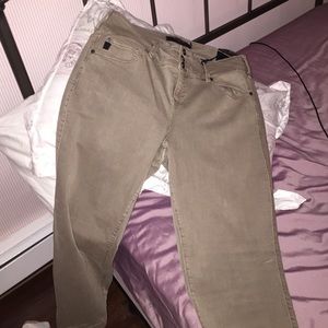 NEVER WORN! Greenish-Grey Torrid size 16 jegging.