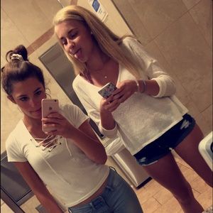 Meet your Posher, Ella