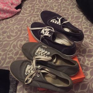 Size 7.5's vans ❤️ navy and grey, couple flaws