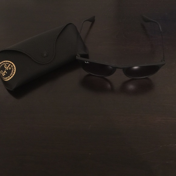 Black Erica Raybans!!