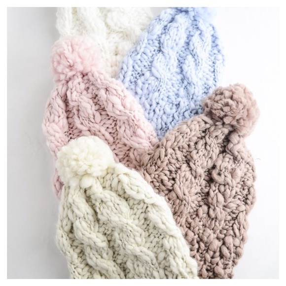 Last One- Chunky Knit Pom Pom Beanie - Picture 3 of 4