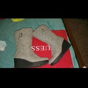 Guess boots