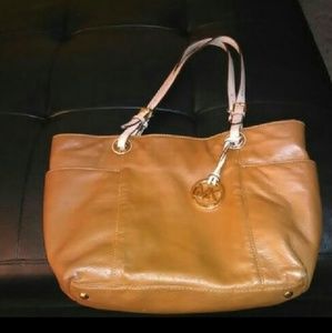 Micheal kors purse
