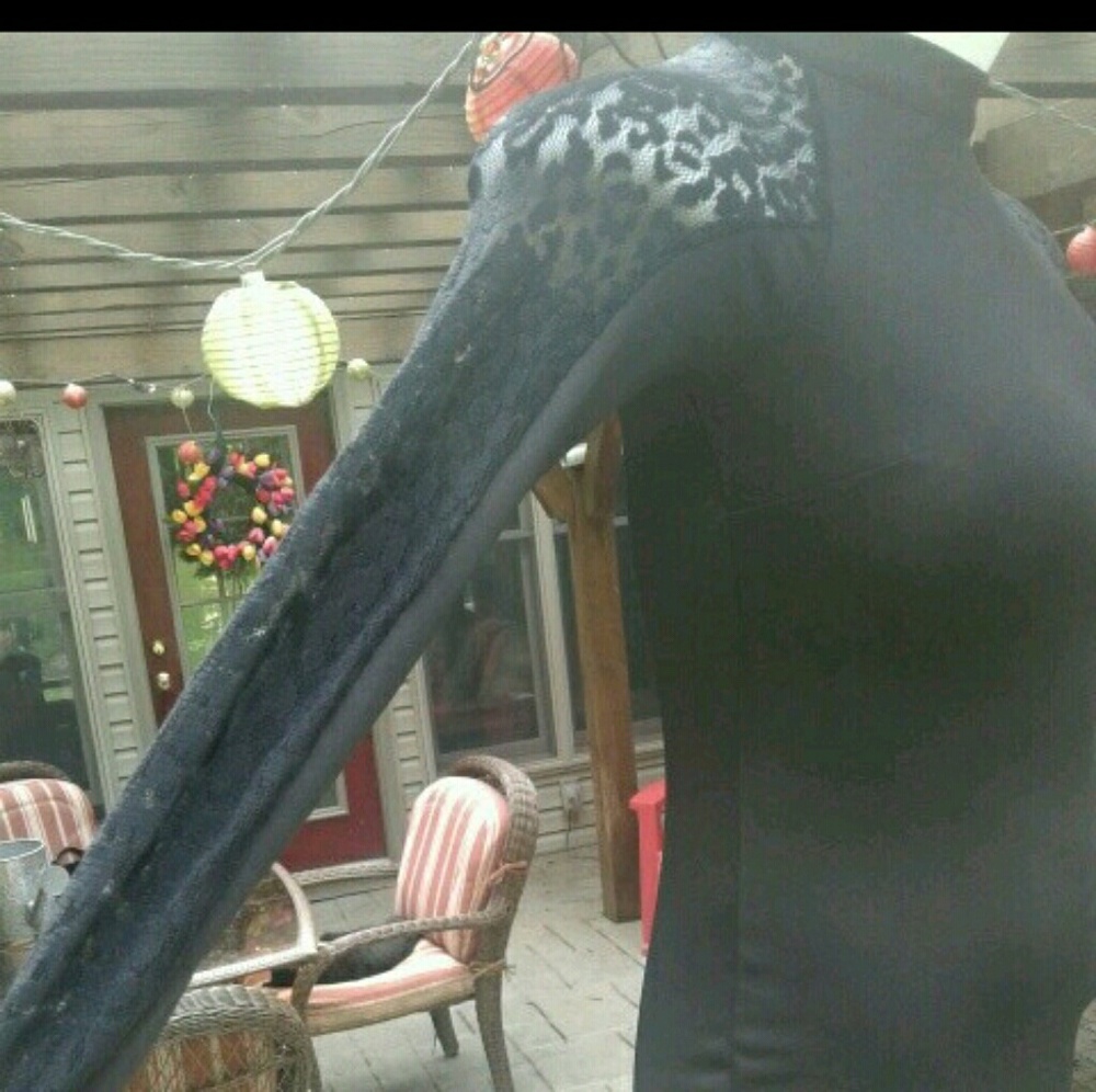 BLACK & LACE, Hot! - Picture 3 of 4