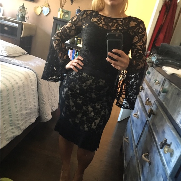 LAST ONE!! Size Small Bell Sleeve Bodysuit - Picture 4 of 4