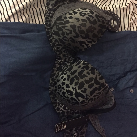 Cute leopard bra