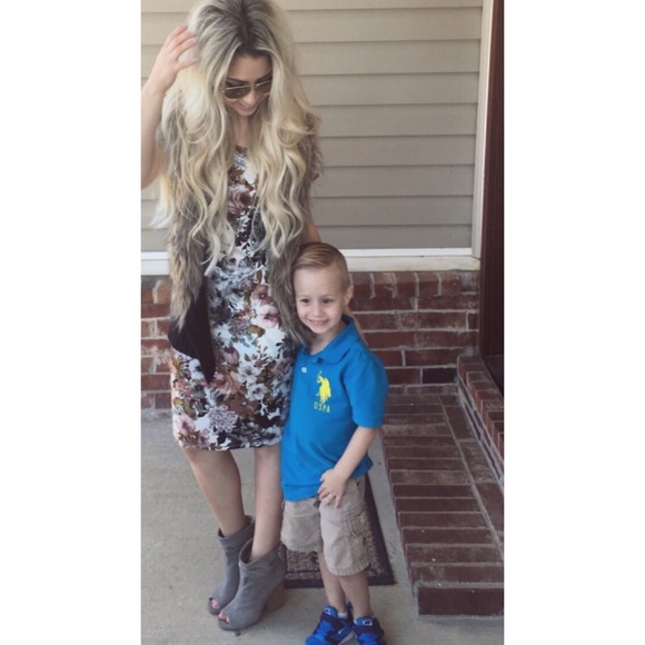 Beautiful dress - Picture 2 of 2