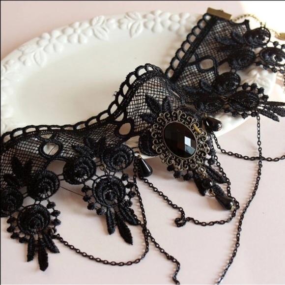 Black vintage collar/choker necklace - Picture 3 of 3