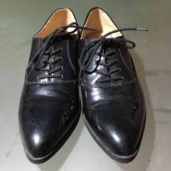 Forever 21 Shiny Charol Oxford Shoes