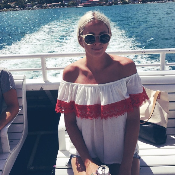 Meet your posher! - Picture 3 of 5