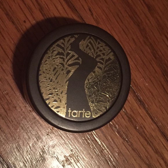 Tarte Amazonian clay face powder. Brand new