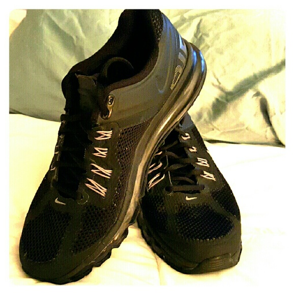 Nike AirMax sz 9 EXCELLENT condition (without box)