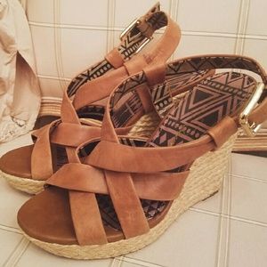 Leather platform strappy sandals
