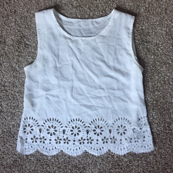 Detailed cut out top