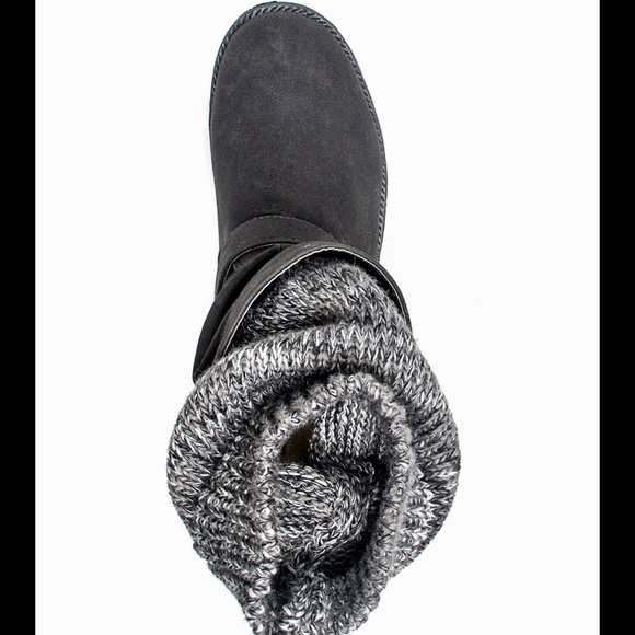 HOST PICK 🎉MUK LUKS BLACK-CUFFED BOOTS - Picture 3 of 4