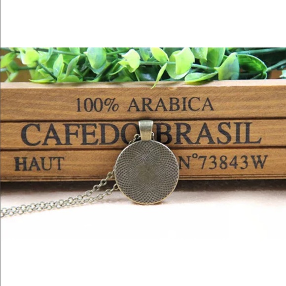 Just in! 🆕 Bronzed Lotus Flower Yogi Necklace - Picture 2 of 3