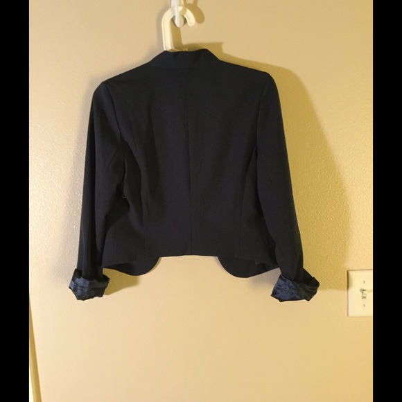 Short Blazer - Picture 2 of 3