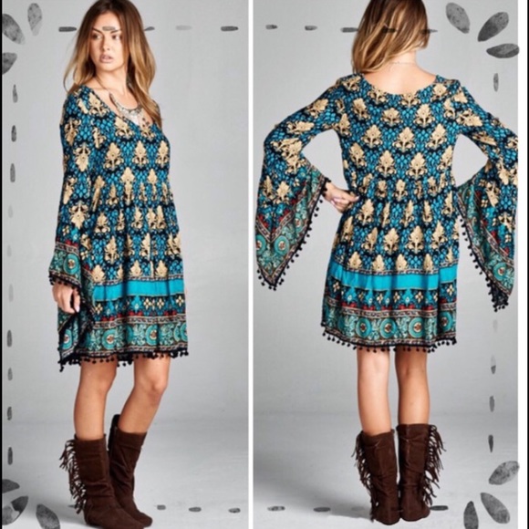 ๐ฅ4X HOST PICK๐ฅBOHO BEAUTY WITH BELL SLEEVES - Picture 2 of 3