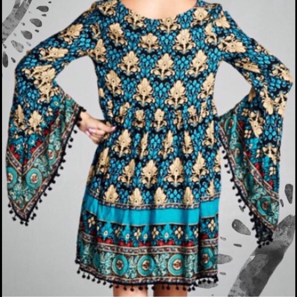 ๐ฅ4X HOST PICK๐ฅBOHO BEAUTY WITH BELL SLEEVES - Picture 3 of 3