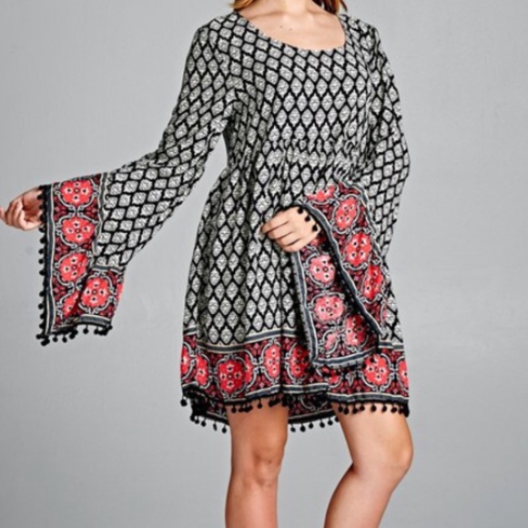 BOHO BEAUTY WITH BELL SLEEVES - Picture 2 of 3