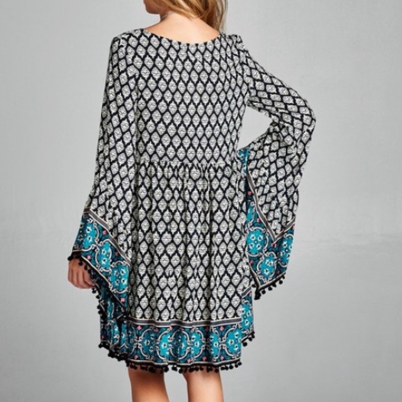 BOHO BEAUTY WITH BELL SLEEVES - Picture 3 of 3