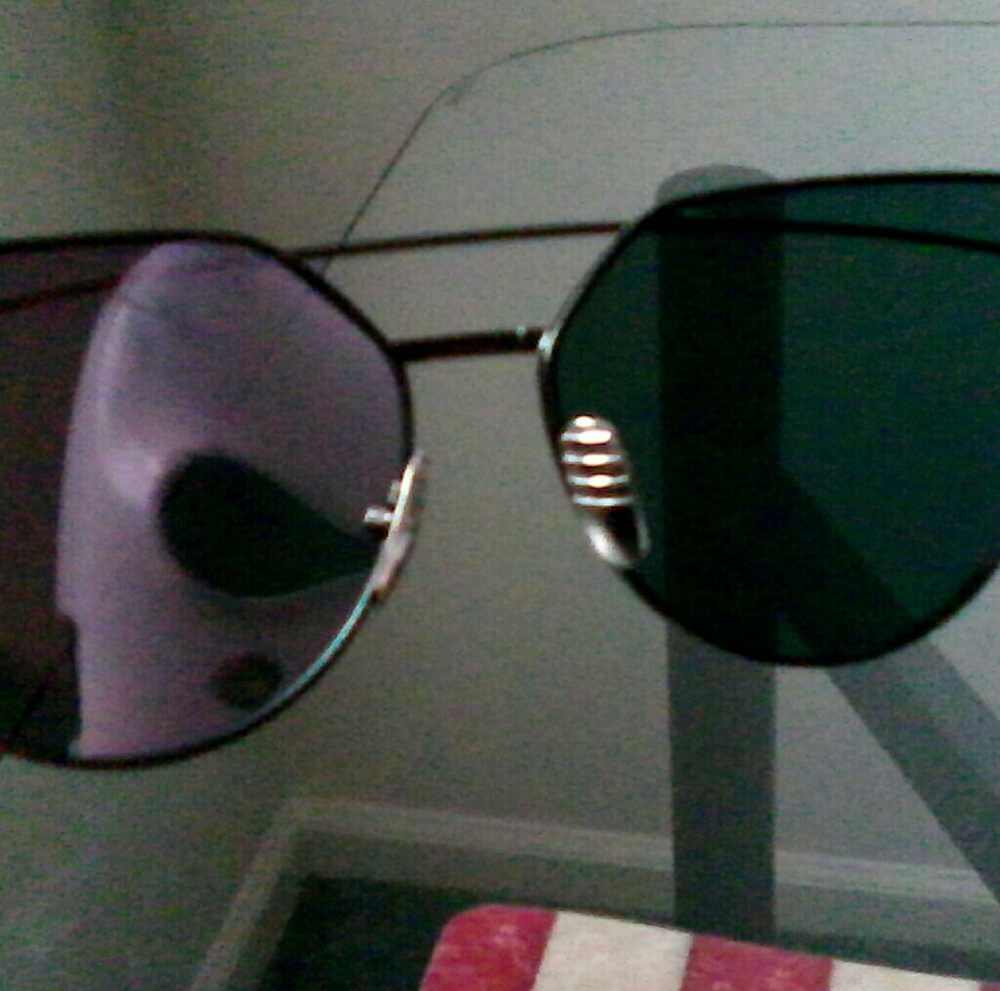 ?Red &Black Mirrored Sunnies ? BNWT ?? - Picture 4 of 8