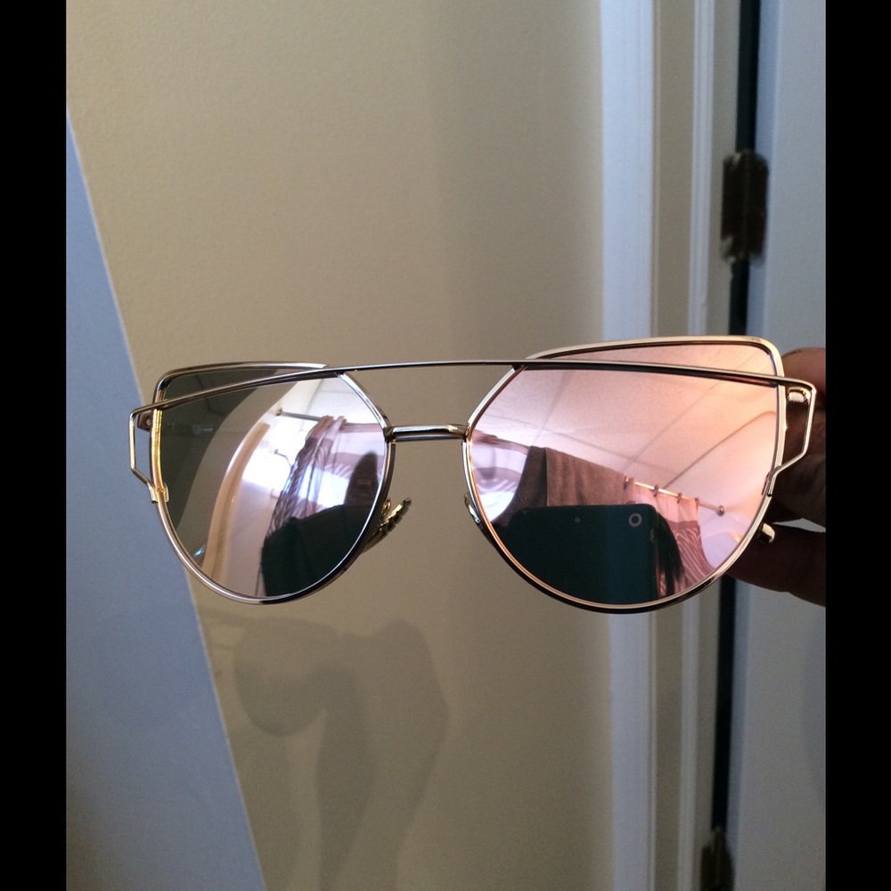 ?Red &Black Mirrored Sunnies ? BNWT ?? - Picture 8 of 8