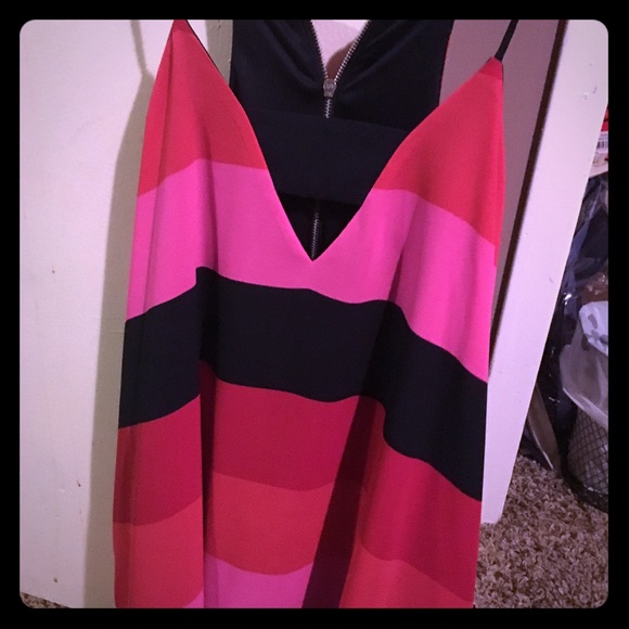 Express beautiful dress up or dress down shirt