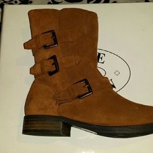 Suede boots