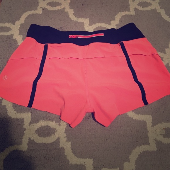 Lululemon shorts size 6