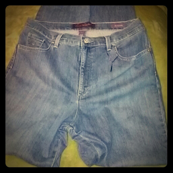 (👀SOLD👀) Gloria Vanderbuilt ( Amanda) Jeans