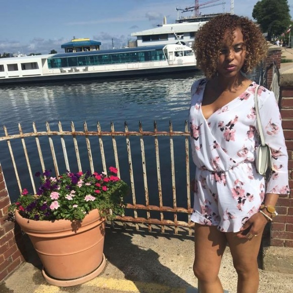White and pink romper - Picture 2 of 2